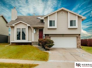 8513 Vernon Ave, Omaha, NE 68134