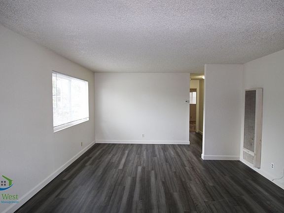 5th image of 463 N 5th St APT 5