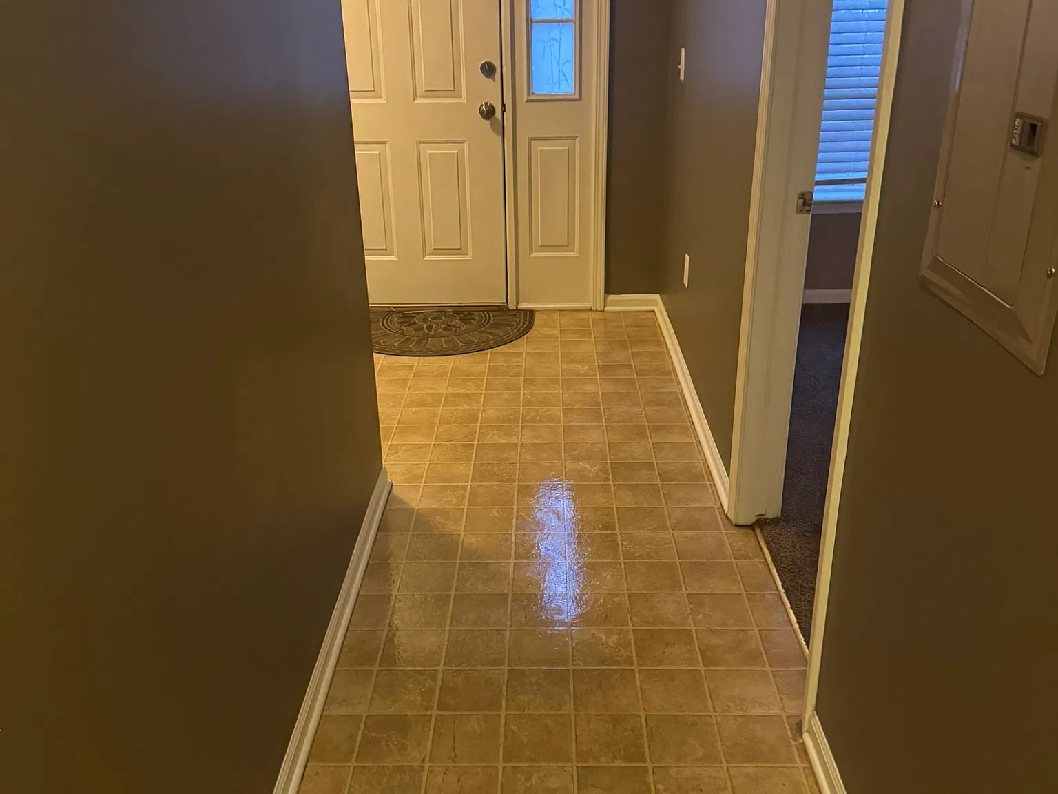 4 bed, 3.5 bath, 2232 sqft, $2,150 — Photo 2