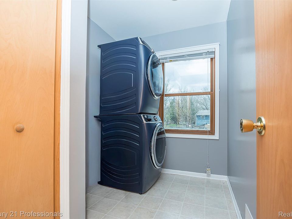 6591 Windiate Rd, photo 25
