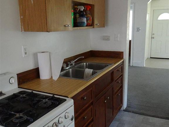 2nd image of 1722 La Plante Ave
