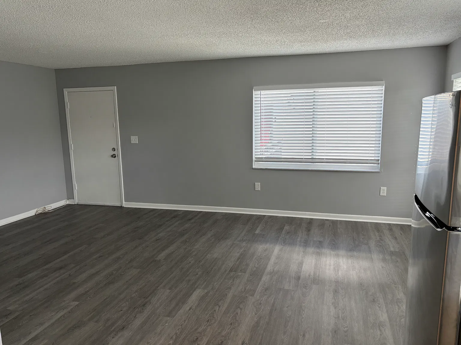 2 bed, 1.5 bath, 900 sqft, $1,850 — Photo 3