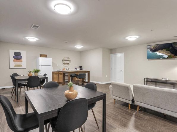 27 W Jenkins Ave SUITE 219