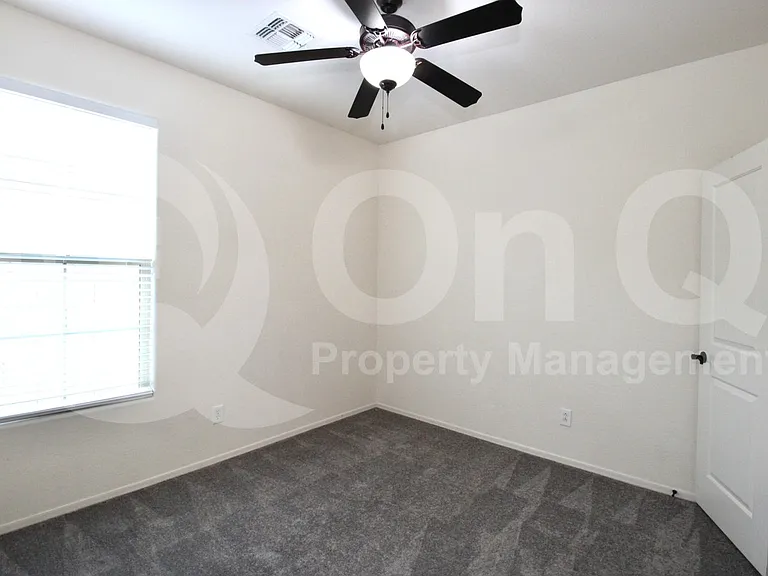 2980 E Ridgewood Ln — Photo 15