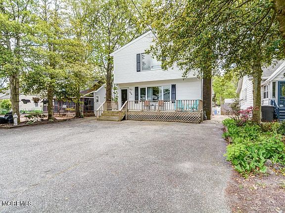 3rd image of 806 Parkside Avenue