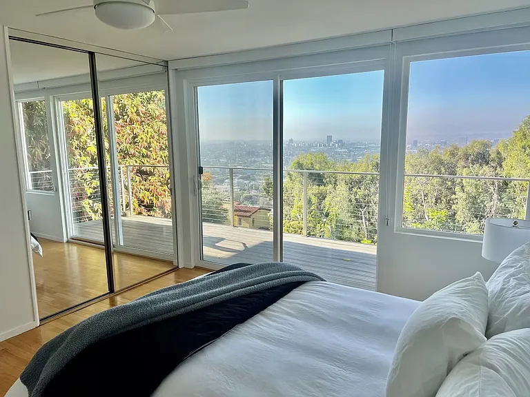 8376 Hollywood Blvd — Photo 47