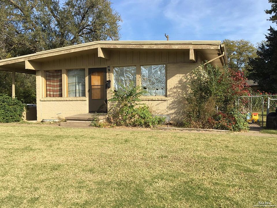 2nd image of 604 E Prescott Rd
