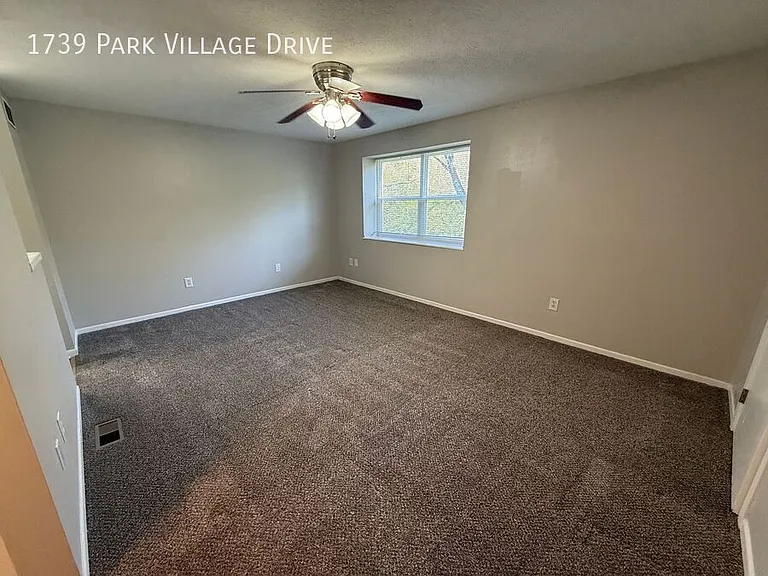 1739 Park Village Dr — Photo 23