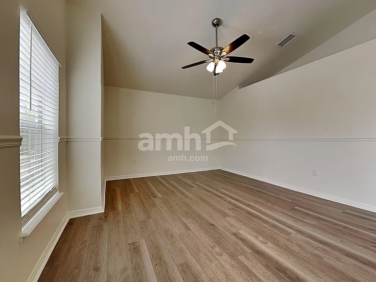 1019 Brenton Leaf Dr — Photo 10