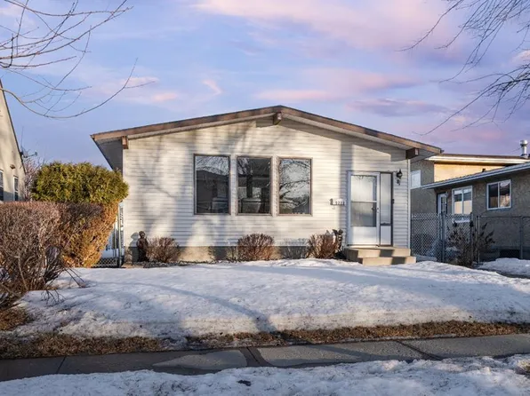 5223 W 42nd St, Camrose, AB T4V 1A7