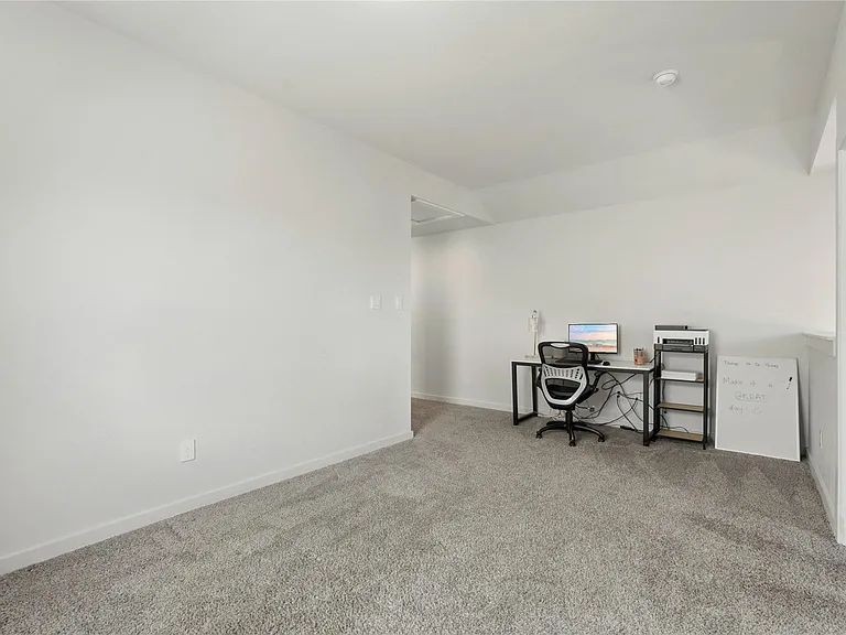 15647 Roscobie Park Dr — Photo 22