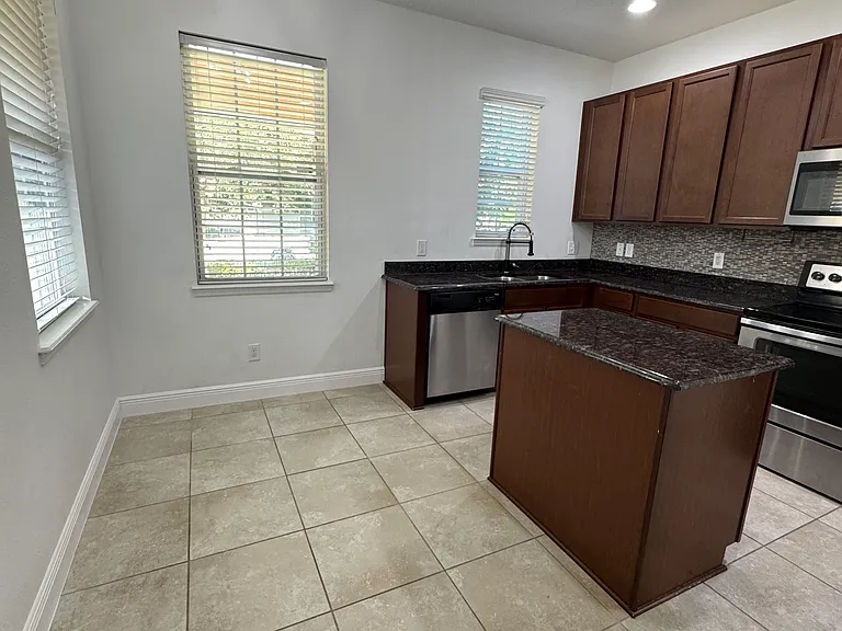 12784 Garridan Ave — Photo 10
