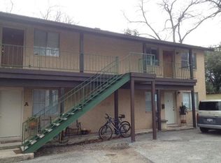 511 W Hutchison St, San Marcos, TX 78666