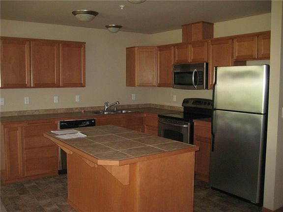 4th image of 1010 108th Street Ct E Unit 104