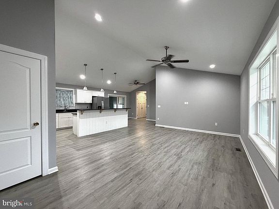 4th image of 307 Concord Rd