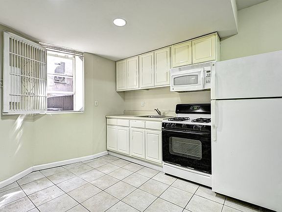 5th image of 283 Audubon Ave Bsmt B1