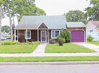 594 Central Ave, Massapequa, NY 11758