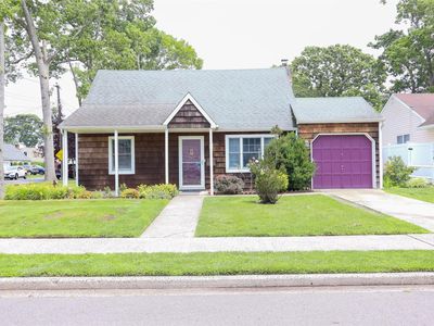 594 Central Avenue, Massapequa, NY, 11758