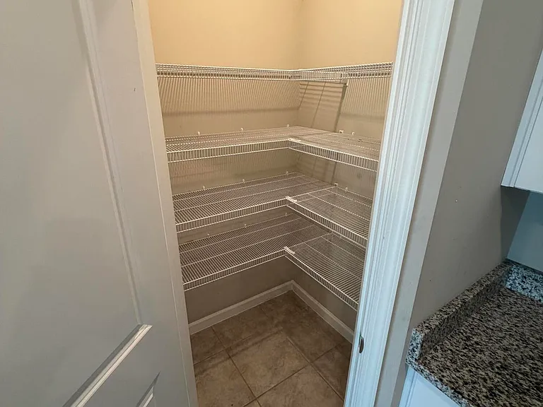 342 SE Angler Dr — Photo 7