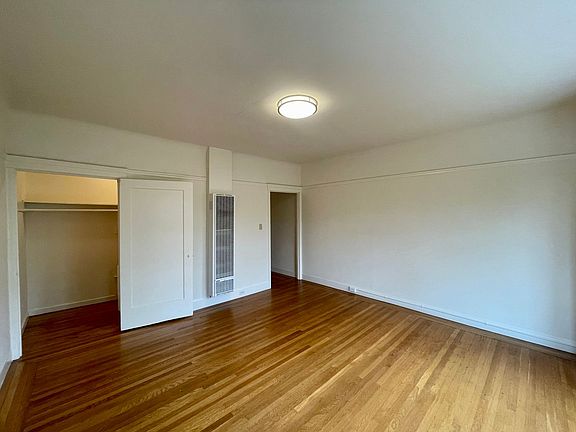 3rd image of 626 33rd Ave #4