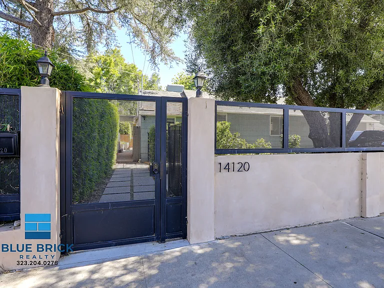 14120 Archwood St — Photo 23