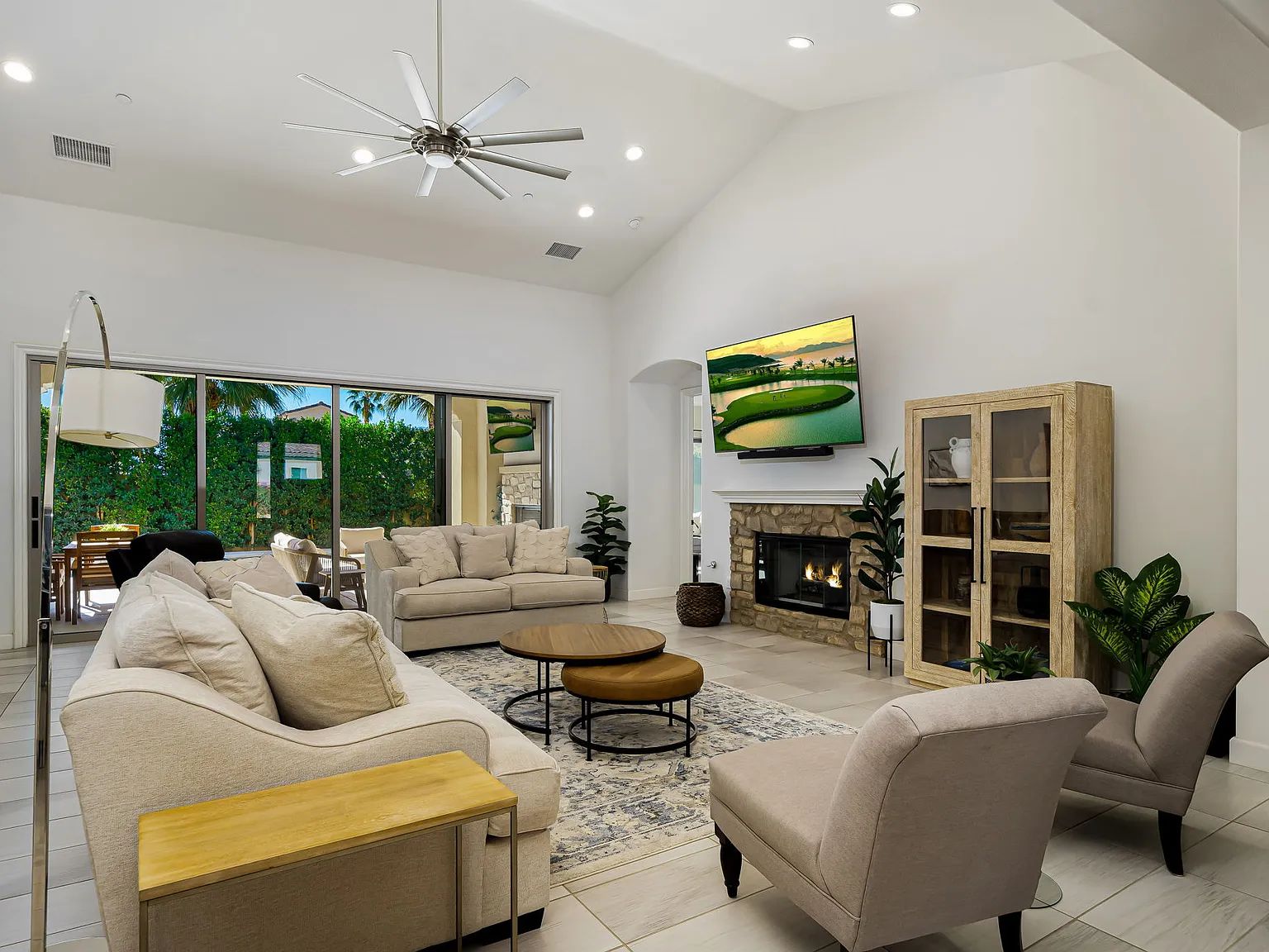 4 bed, 4.5 bath, 3370 sqft, $7,500 — Photo 4