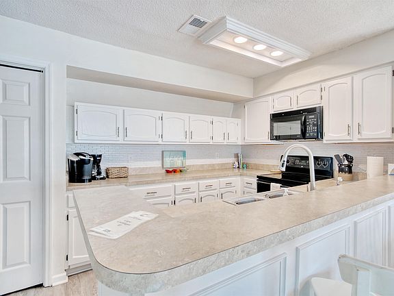 4th image of 1115 Ocean Blvd. N #205