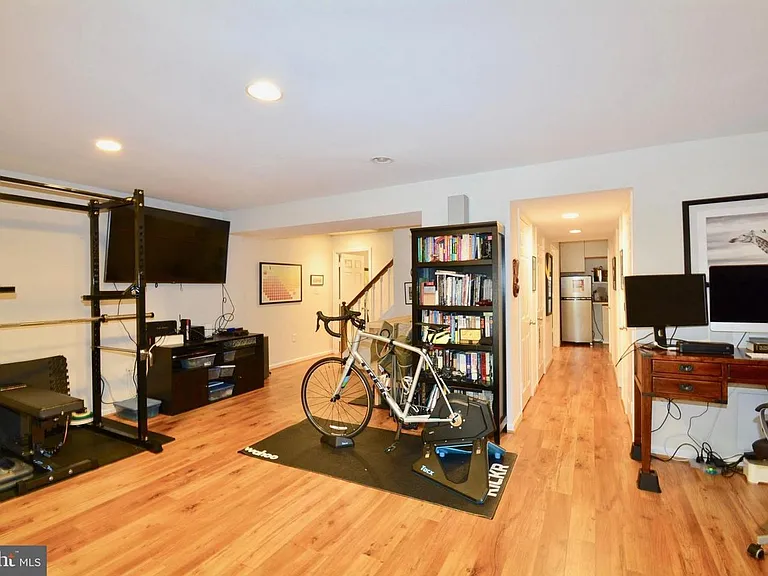 6153 Summer Park Ln — Photo 37