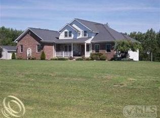 1675 Shortline Dr, Lapeer, MI 48446