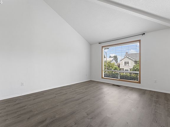 4th image of 16552 SW Henderson Ct