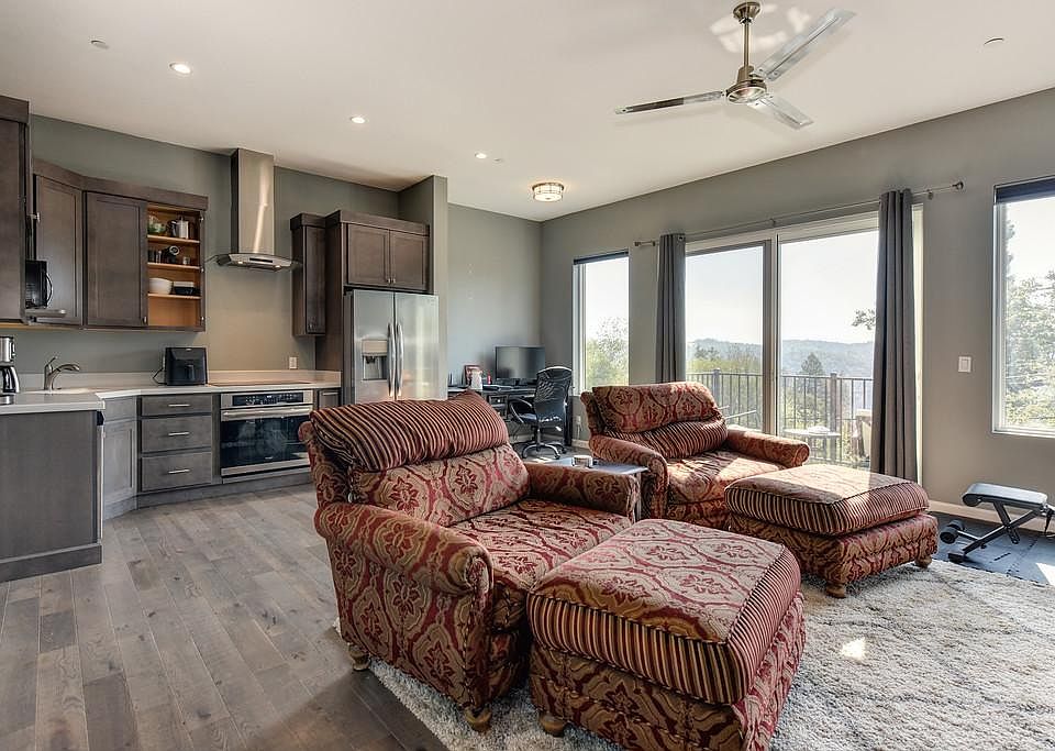 1st image of 292 Robie Dr