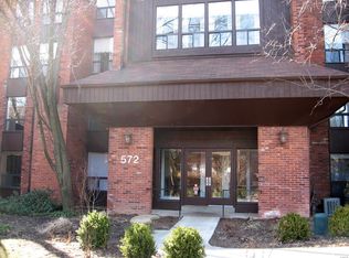 572 Coeur De Royale Dr APT 207, Saint Louis, MO