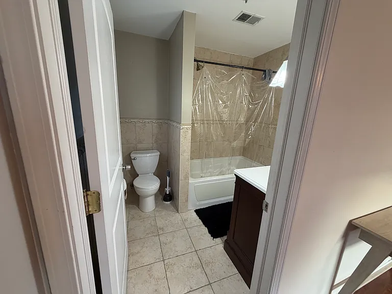 Master Private Bathroom!