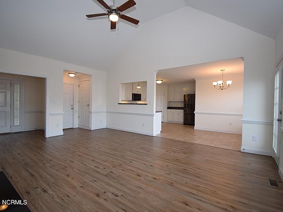 4th image of 2016 Charterhouse Ln