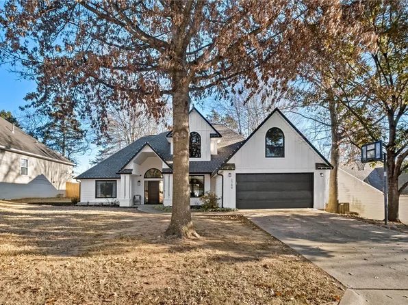 2784 N Raintree Dr, Fayetteville, AR 72703