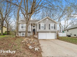 14910 Stonewood Dr, Grandview, MO 64030