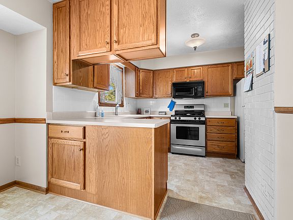 5th image of 1223 Esmond Dr