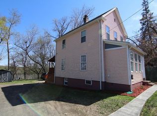 934 Main St, Holyoke, MA 01040