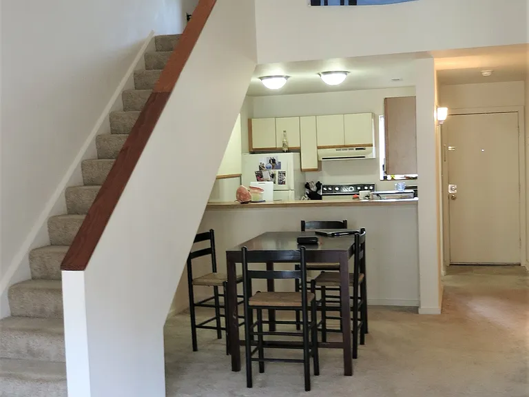 1002 Linden Ave #1S310 — Photo 4