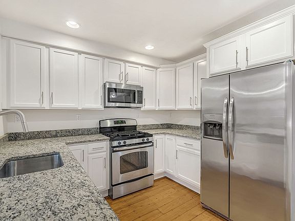2nd image of 157 Beale St APT 2