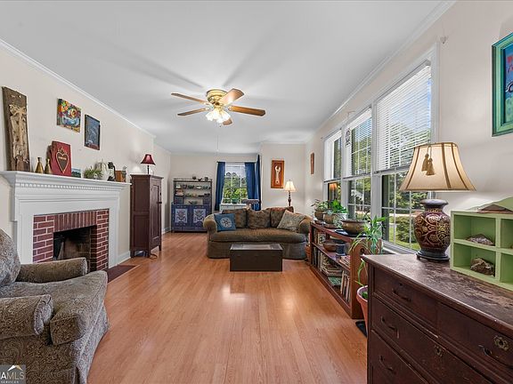 5th image of 124 Tignall Rd