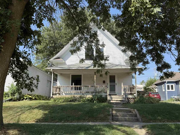 807 N Court St, Carroll, IA 51401