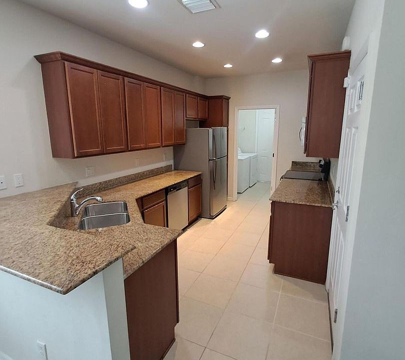 1st image of 3254 S Caroline Dr
