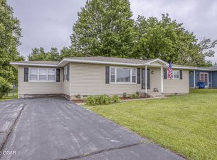 1914 Hazel Ave, Carthage, MO 64836