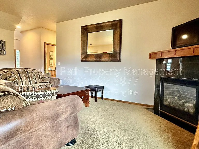 406 Lundblad Pl — Photo 6