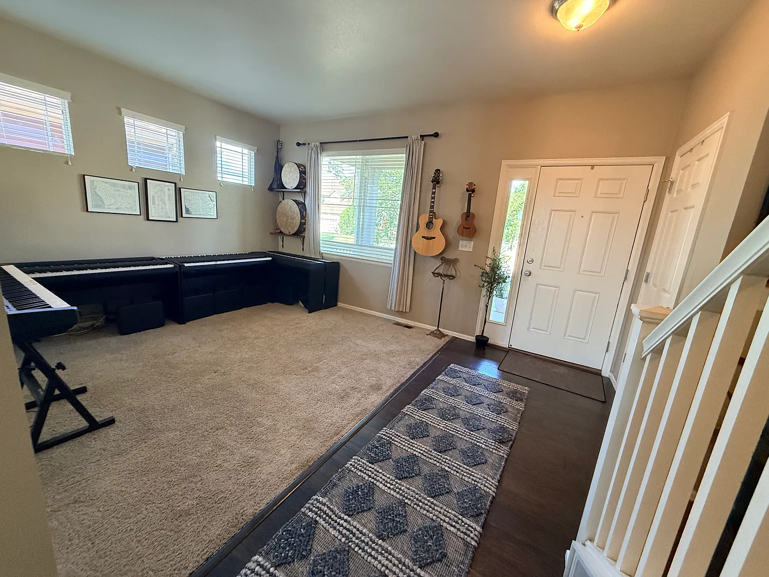 4 bed, 2595 sqft, $2,725 — Photo 4