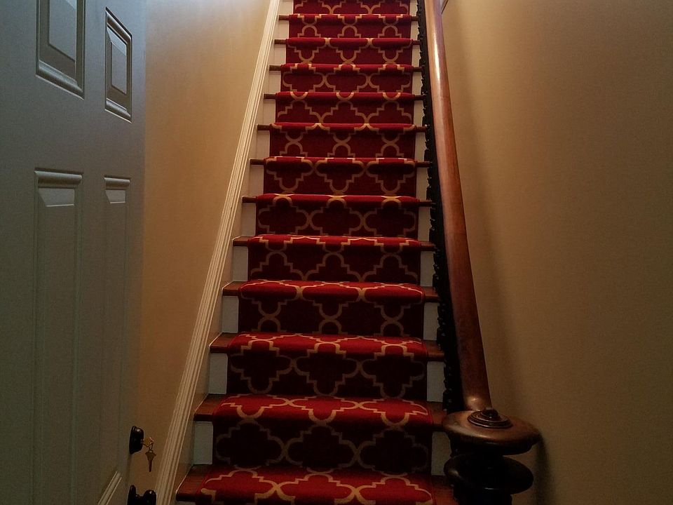 Entrance stairway