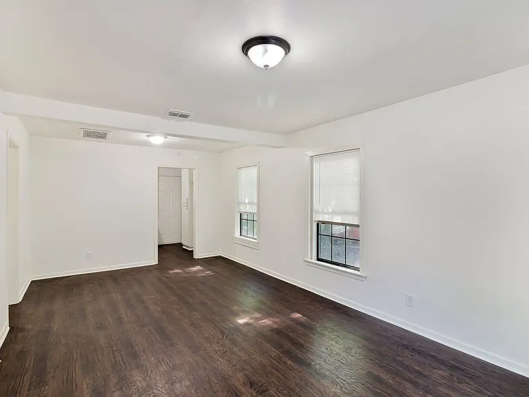 8726 Eldon Dr — Photo 3