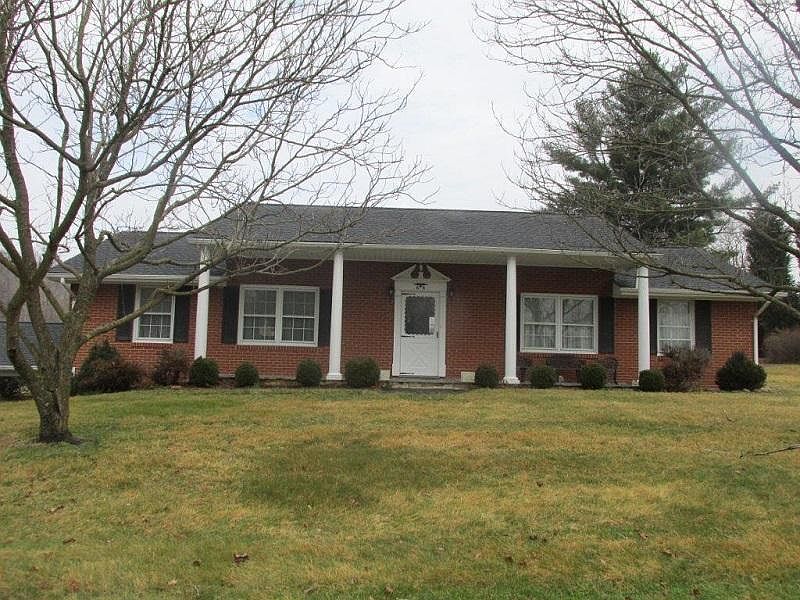 1st image of 68 Lakeridge Cir
