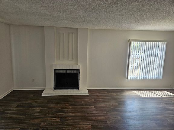 3rd image of 246 Parkcreek Ct